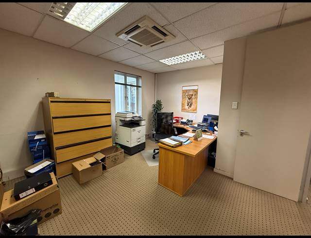 381M² OFFICE TO LET IN KILLARNEY